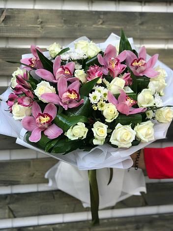 Букет цветов из: Розы и Хризантемы в Фалёнки